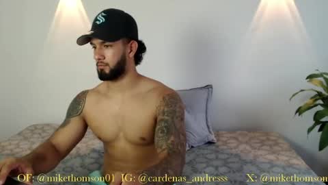 Snapshot of mikethomson01 chatting on 15, 4, 2026 Mike online show from 15, 4, 2026