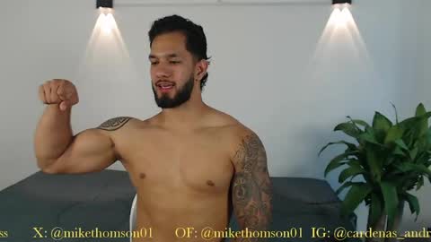 Snapshot of mikethomson01 chatting on 16, 4, 2026 Mike online show from 16, 4, 2026