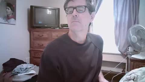 Snapshot of mikewulds chatting on 25, 4, 2026 Mike online show from 25, 4, 2026