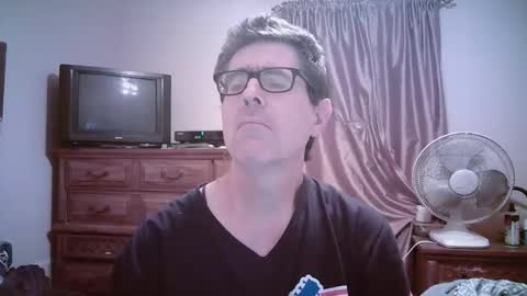 Snapshot of mikewulds chatting on 7, 5, 2026 Mike online show from 7, 5, 2026