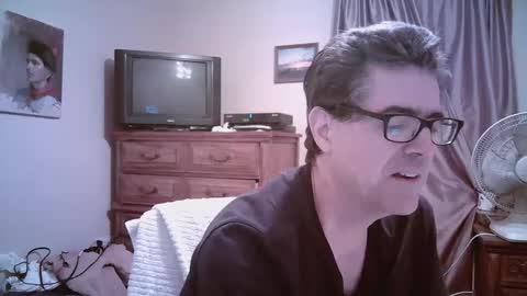 Snapshot of mikewulds chatting on 19, 5, 2026 Mike online show from 19, 5, 2026