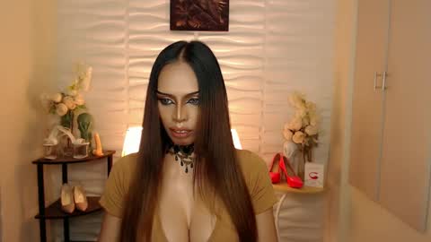 Snapshot of mikeyalawi03 chatting on 19, 12, 2024 Mistress MikeyAlawi online show from 19, 12, 2024
