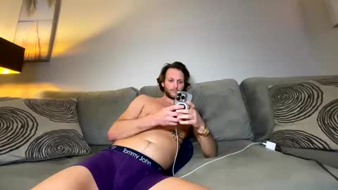 mikeywhite123 online show from 26, 2, 2025