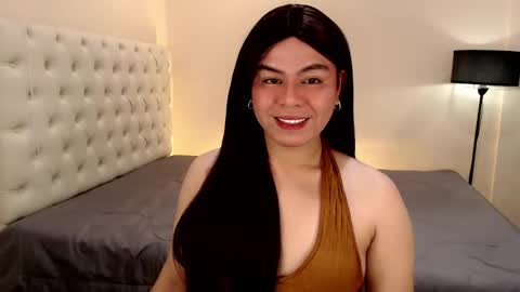Snapshot of mikha_sensual chatting on 20, 1, 2025 Theresa Luna online show from 20, 1, 2025