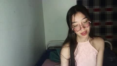 Snapshot of mikhaela_ chatting on 13, 11, 2025 Mikhaela online show from 13, 11, 2025