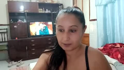 Snapshot of mikhalanita chatting on 4, 12, 2025 mikhalanita online show from 4, 12, 2025