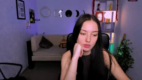 Snapshot of miki_nikki chatting on 20, 4, 2026 Miki online show from 20, 4, 2026