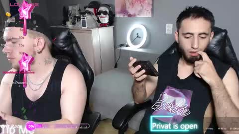 Snapshot of mikiien chatting on 18, 10, 2025 MIKI ENN ALEKS online show from 18, 10, 2025
