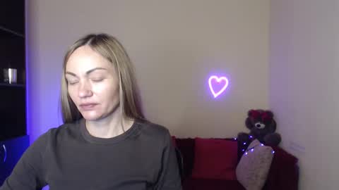Snapshot of mikkey_mouse8 chatting on 14, 5, 2026 Adalina online show from 14, 5, 2026