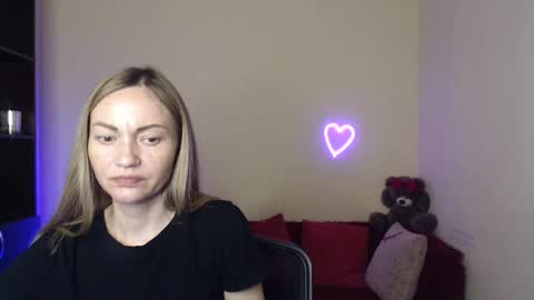 Snapshot of mikkey_mouse8 chatting on 25, 5, 2026 Adalina online show from 25, 5, 2026