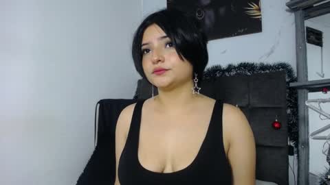 Snapshot of mikoto_urab chatting on 5, 1, 2025 Mikoto Urb online show from 5, 1, 2025