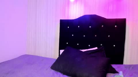   miku katsuragi  online show from 11, 11, 2025