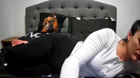 Mikyloveu online show from 11, 3, 2025