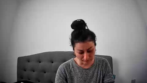 Mikyloveu online show from 7, 3, 2026