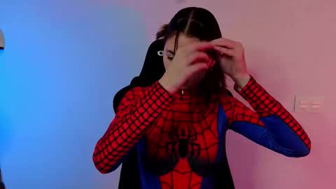 Snapshot of mil_kiss chatting on 5, 12, 2025 Milkiss online show from 5, 12, 2025