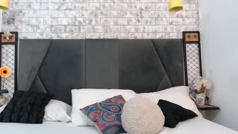 mila_adamss online show from 18, 12, 2025