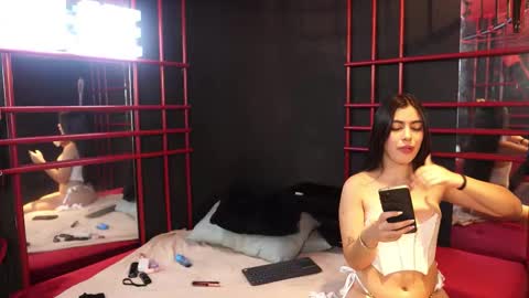 Snapshot of mila_and_nia chatting on 2, 11, 2025 Mila and Nia online show from 2, 11, 2025