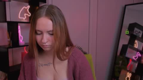 mila_glow online show from 3, 10, 2025