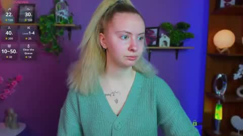 Snapshot of mila_glow chatting on 23, 4, 2026 mila_glow online show from 23, 4, 2026