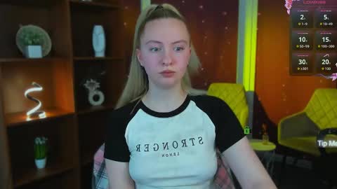 Snapshot of mila_glow chatting on 1, 5, 2026 mila_glow online show from 1, 5, 2026