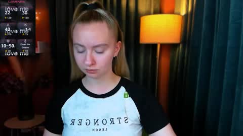 Snapshot of mila_glow chatting on 10, 5, 2026 mila_glow online show from 10, 5, 2026