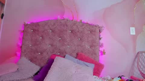 mila_grace_ online show from 20, 10, 2025
