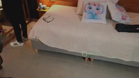 Snapshot of mila_kiitty chatting on 5, 2, 2026 Milena online show from 5, 2, 2026