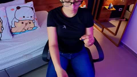 Snapshot of mila_kiitty chatting on 20, 3, 2026 Milena online show from 20, 3, 2026