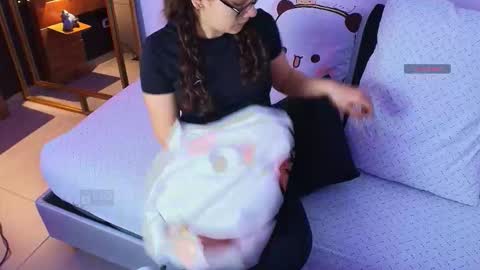 Snapshot of mila_kiitty chatting on 24, 3, 2026 Milena online show from 24, 3, 2026