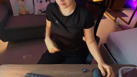 Snapshot of mila_kiitty chatting on 1, 4, 2026 Milena online show from 1, 4, 2026