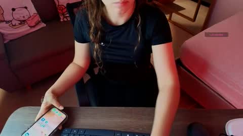 Snapshot of mila_kiitty chatting on 8, 4, 2026 Milena online show from 8, 4, 2026