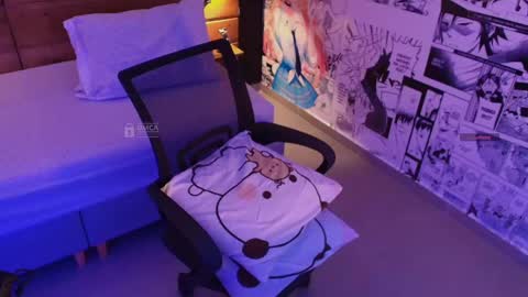 Snapshot of mila_kiitty chatting on 27, 4, 2026 Milena online show from 27, 4, 2026