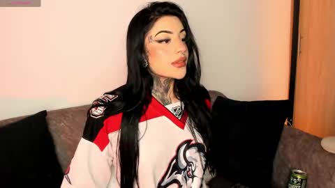 Snapshot of mila_monty__ chatting on 8, 5, 2026 online show from 8, 5, 2026