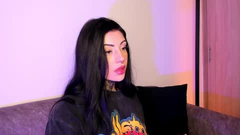 Snapshot of mila_monty__ chatting on 27, 5, 2026 online show from 27, 5, 2026