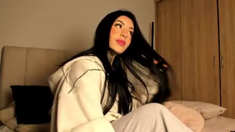 Snapshot of mila_monty__ chatting on 12, 7, 2026 online show from 12, 7, 2026