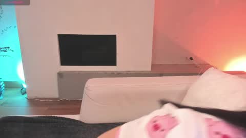 Mila online show from 2, 3, 2025