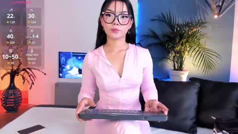 Mila online show from 9, 10, 2025