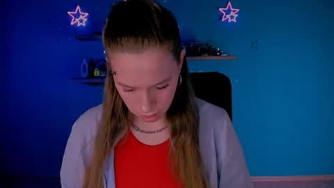 mila_sun__ online show from 5, 3, 2026