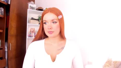 Snapshot of mila_violet chatting on 7, 11, 2025 Mila online show from 7, 11, 2025
