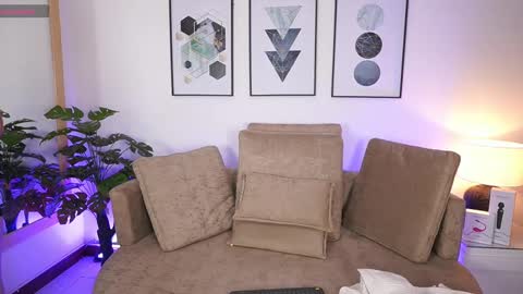 milacrave online show from 20, 9, 2025