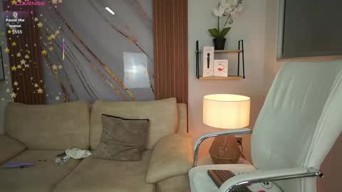 milacrave online show from 3, 10, 2025