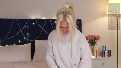 Snapshot of milademies chatting on 28, 1, 2025 Miss Cutie online show from 28, 1, 2025