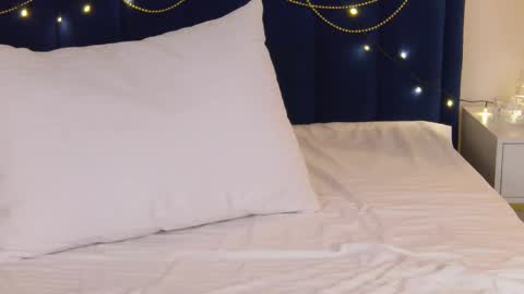 Snapshot of milademies chatting on 28, 2, 2025 Miss Cutie online show from 28, 2, 2025
