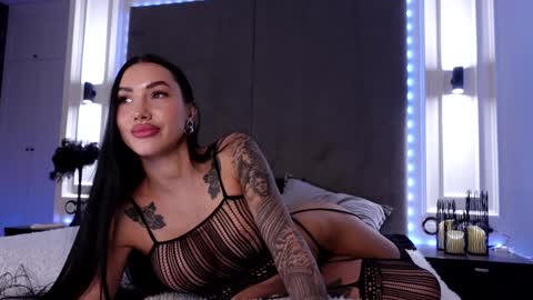 Snapshot of miladenver chatting on 19, 12, 2025 Mila online show from 19, 12, 2025