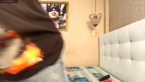 miladiosa online show from 17, 12, 2025