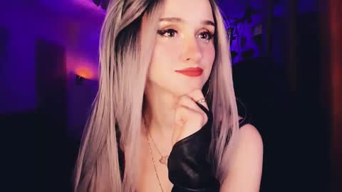 Snapshot of miladyjolie chatting on 12, 9, 2025 MiladyJolie online show from 12, 9, 2025