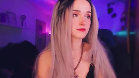 Snapshot of miladyjolie chatting on 1, 11, 2025 MiladyJolie online show from 1, 11, 2025