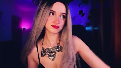 Snapshot of miladyjolie chatting on 15, 11, 2025 MiladyJolie online show from 15, 11, 2025