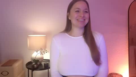 Snapshot of milafleur chatting on 1, 2, 2025 Mila Fleur online show from 1, 2, 2025