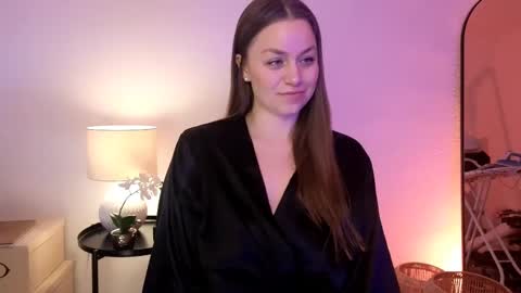 Snapshot of milafleur chatting on 14, 2, 2025 Mila Fleur online show from 14, 2, 2025